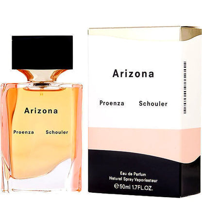Elegantes Proenza Schouler Arizona Eau de Parfum für Frauen in einer schlanken Glasflasche mit minimalistischem Design und sanften Pastelltönen.