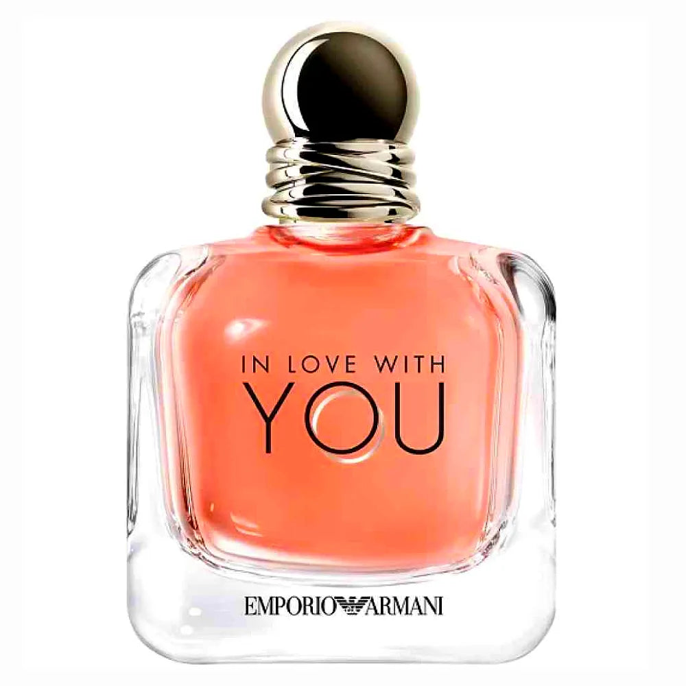 Armani In Love With You - Elegant floral Eau de Parfum for women in einer schlanken pinkfarbenen Flasche mit goldenen Akzenten.